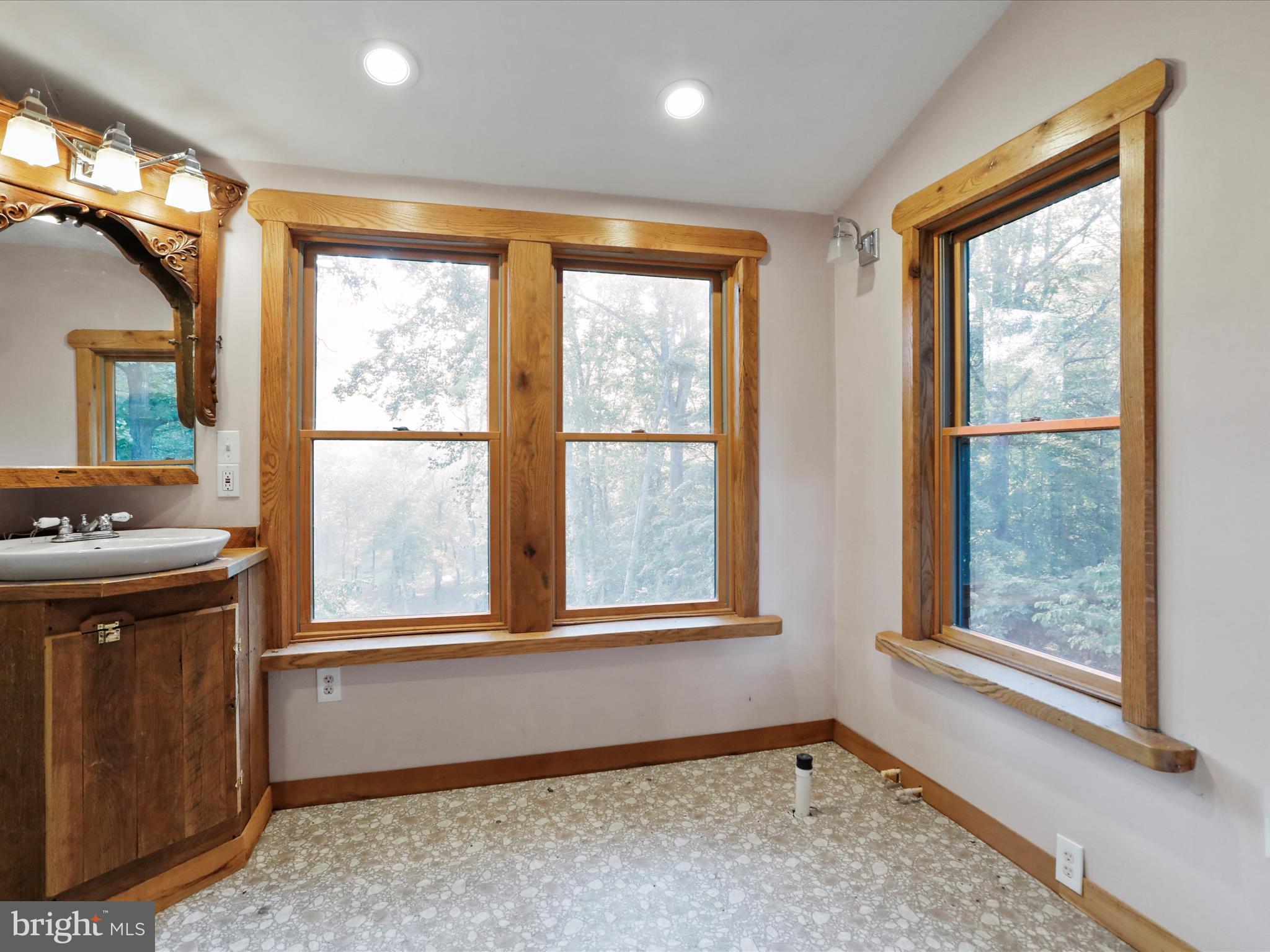 MOUNTAIN RIVER RETREAT - Residential