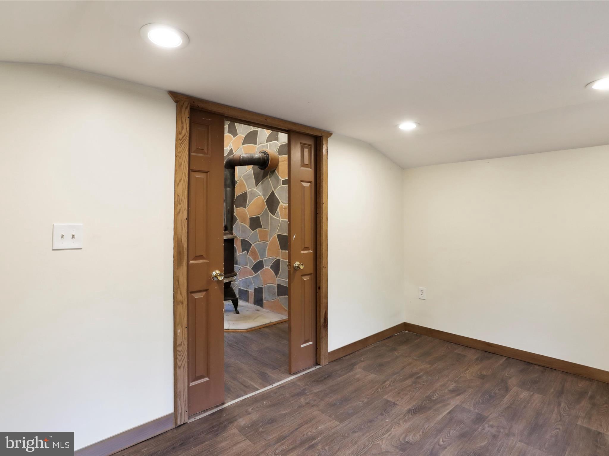 MOUNTAIN RIVER RETREAT - Residential