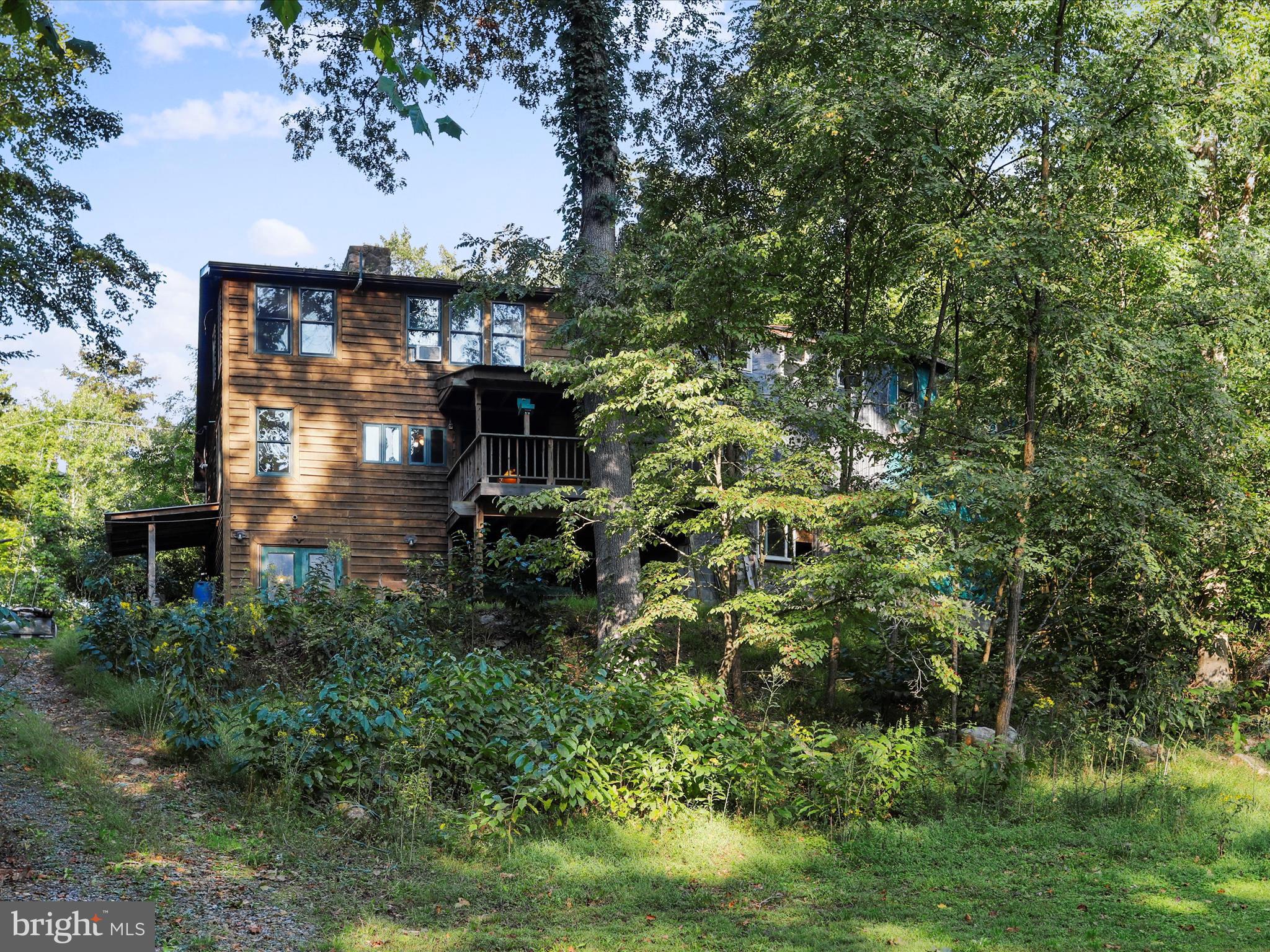 MOUNTAIN RIVER RETREAT - Residential