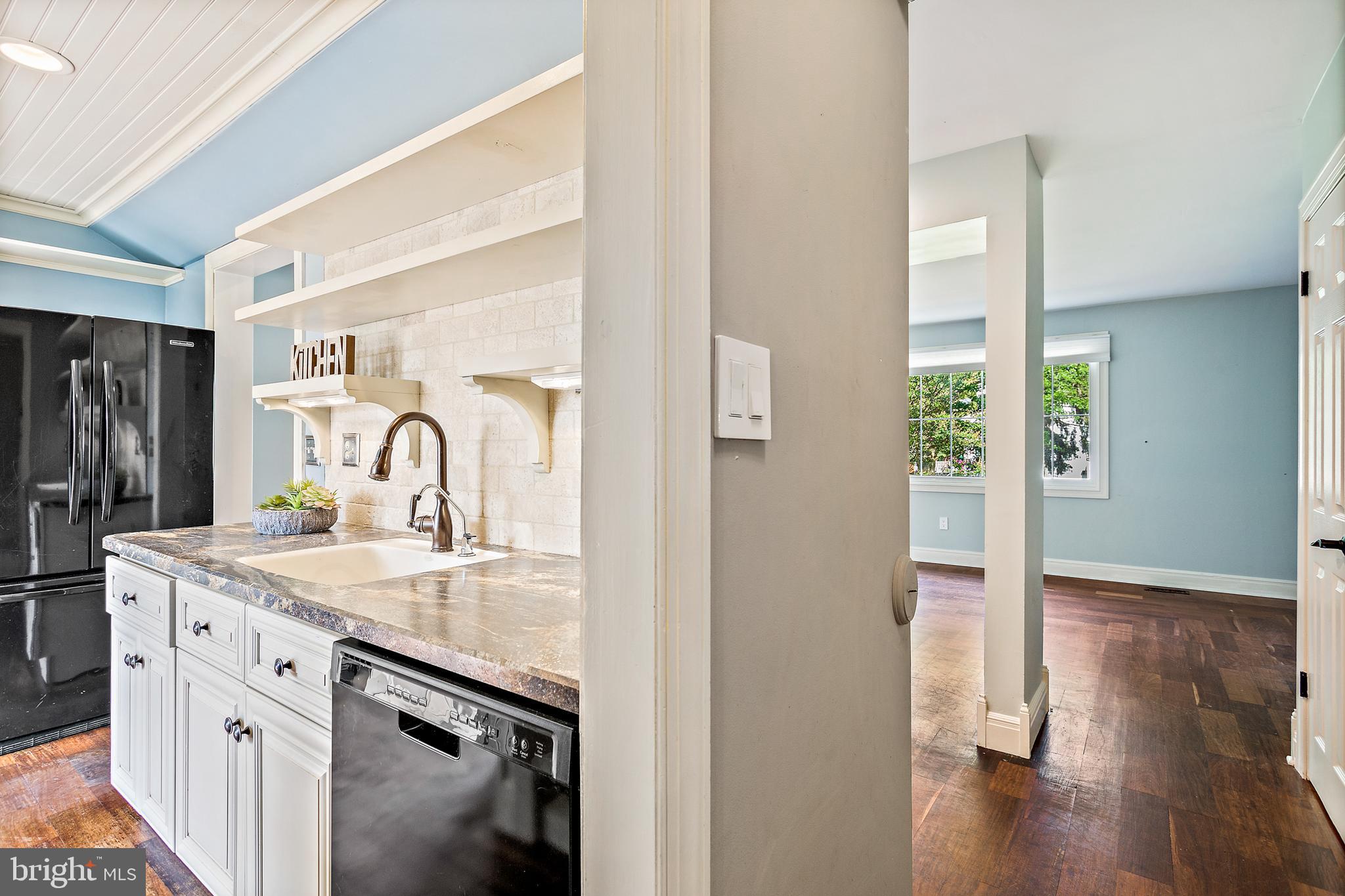 GLADE TOWN - Residential