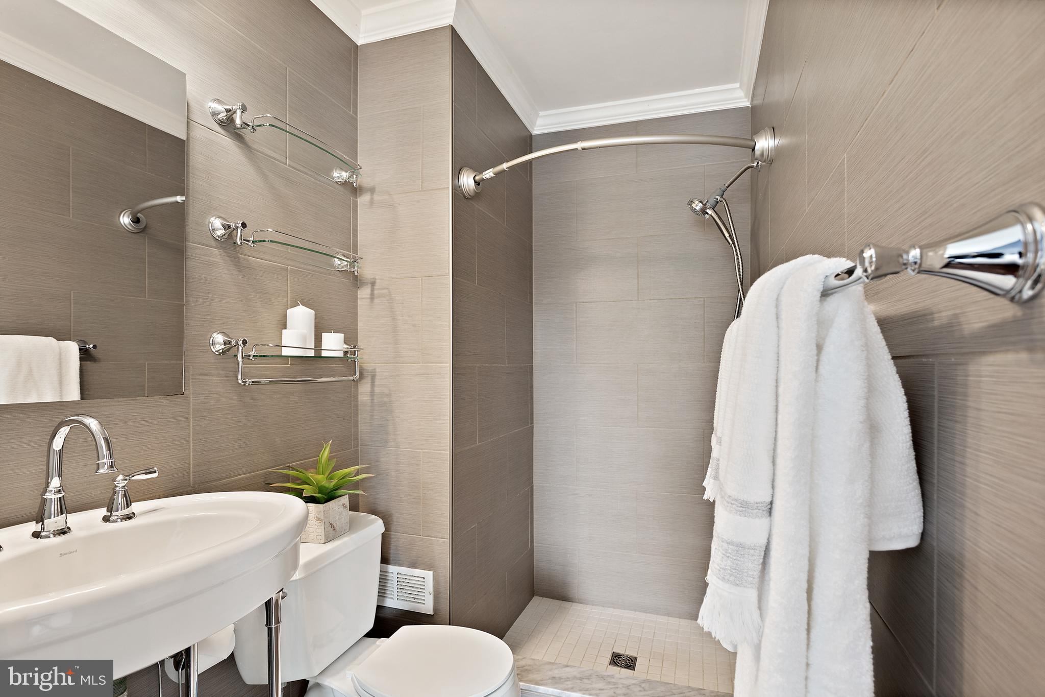 GLADE TOWN - Residential