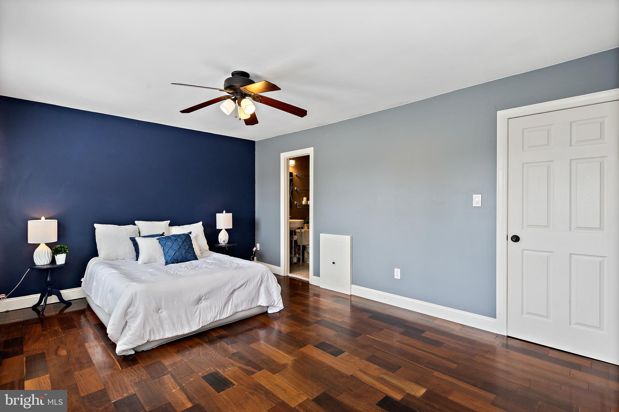 GLADE TOWN - Residential