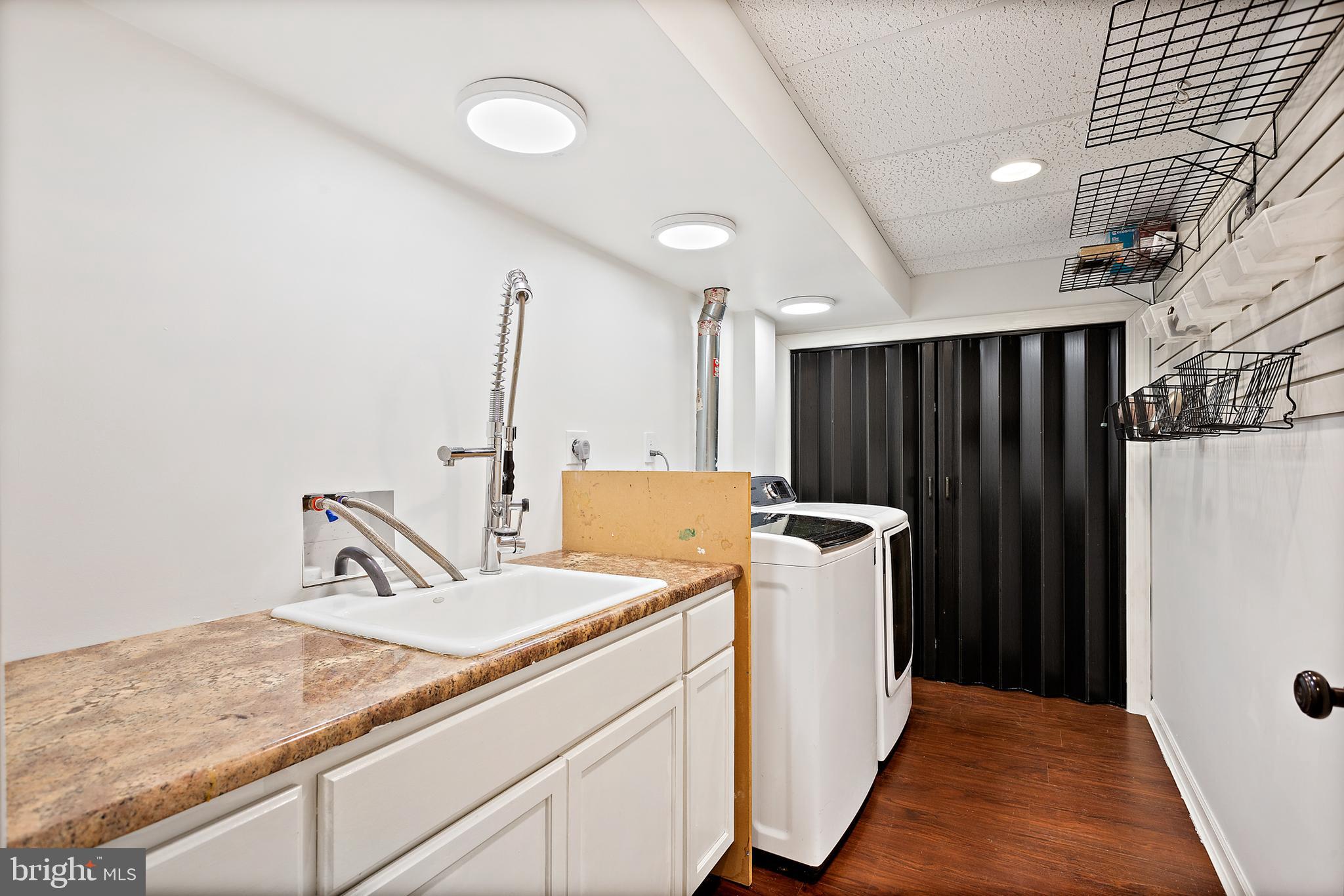 GLADE TOWN - Residential