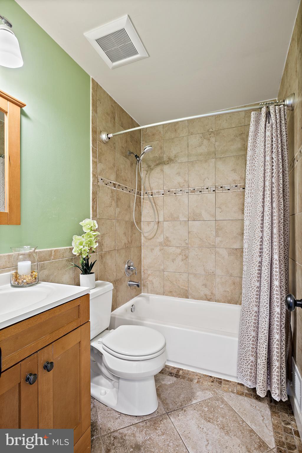 GLADE TOWN - Residential