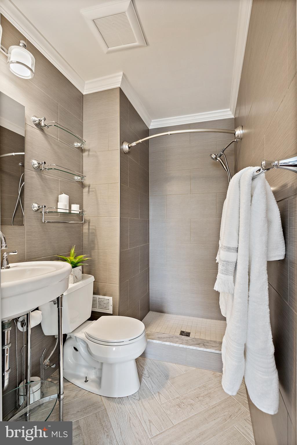 GLADE TOWN - Residential