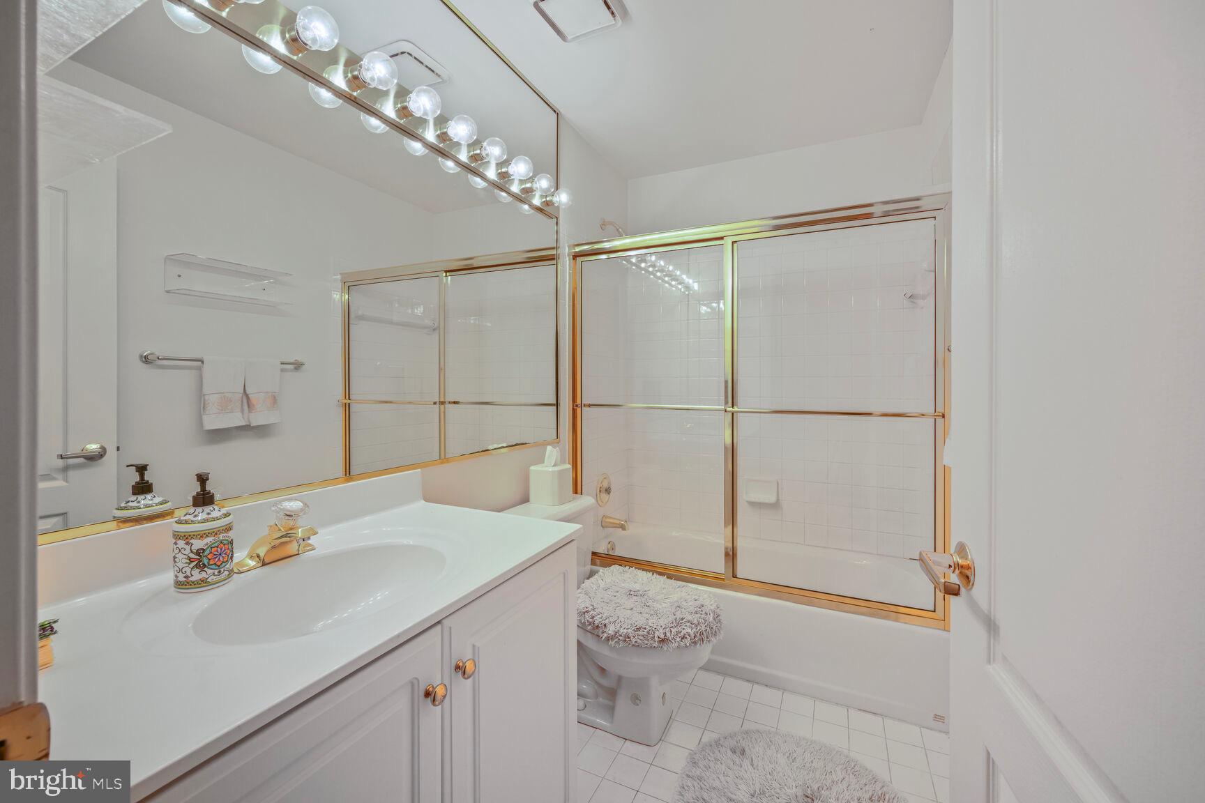 GROSVENOR WOODS - Residential