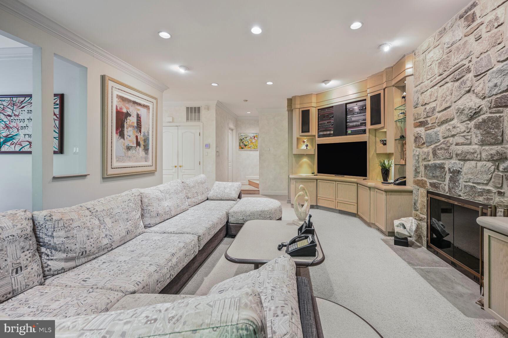 GROSVENOR WOODS - Residential