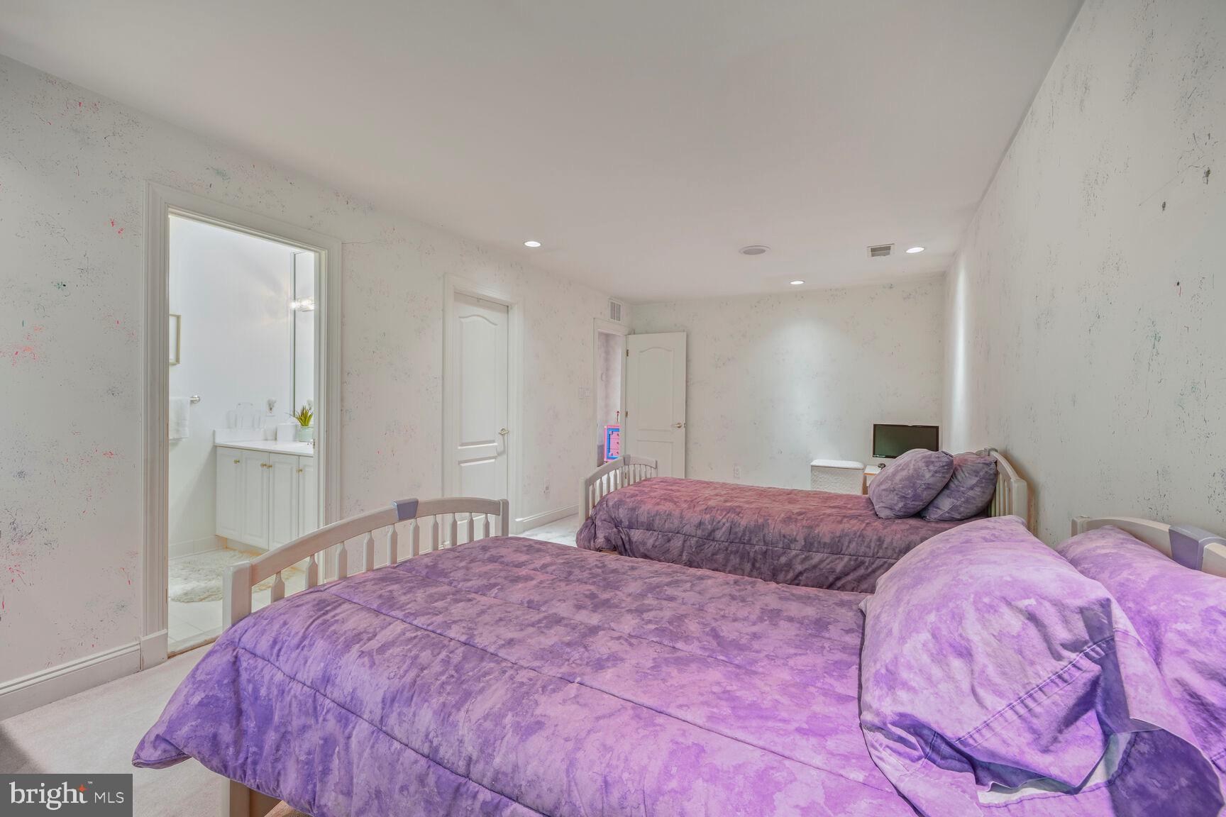 GROSVENOR WOODS - Residential