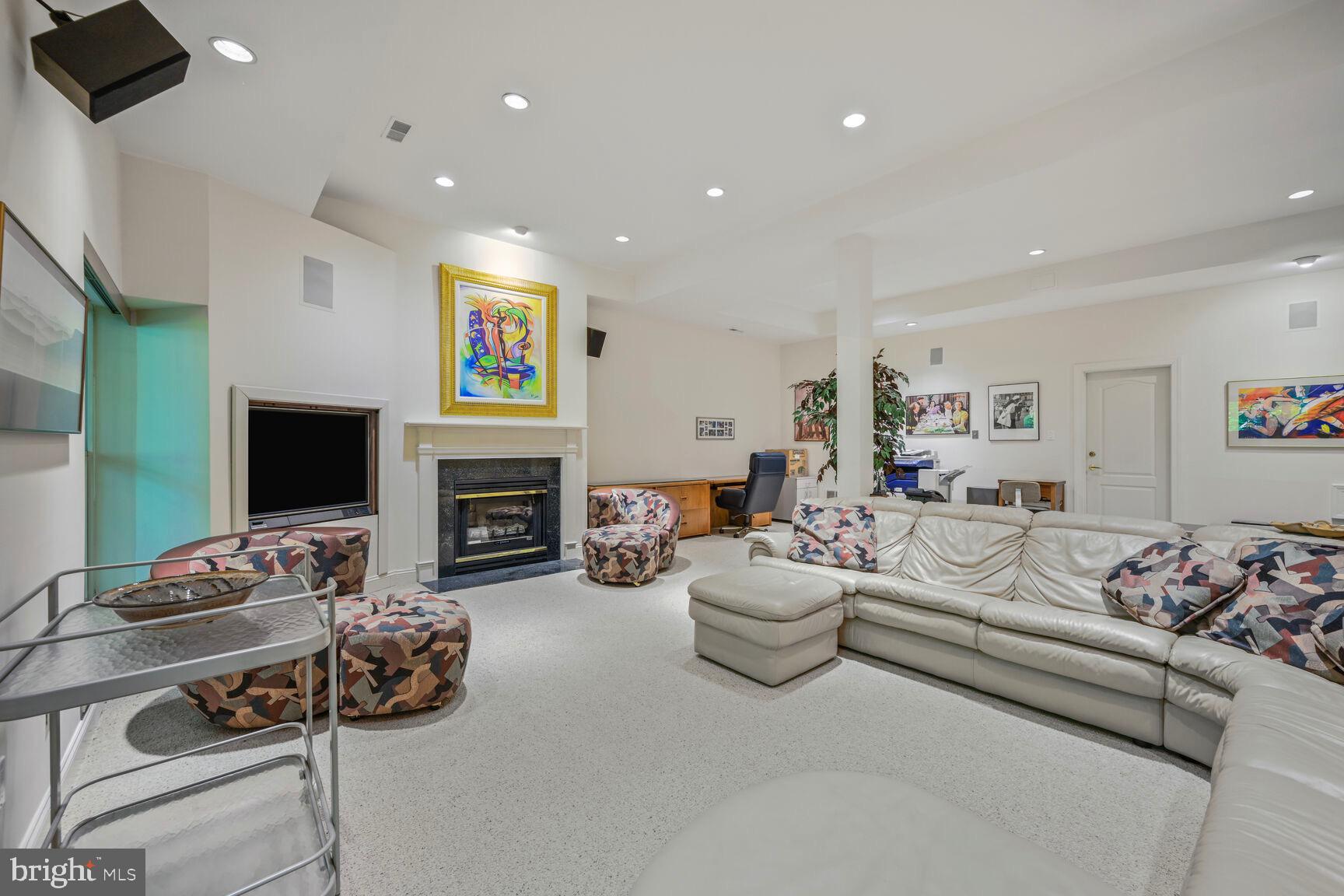 GROSVENOR WOODS - Residential