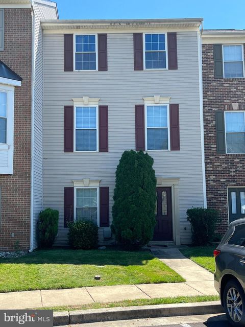 Townhouse For Sale - 7541 Moraine Drive<br/> HANOVER, MD 21076