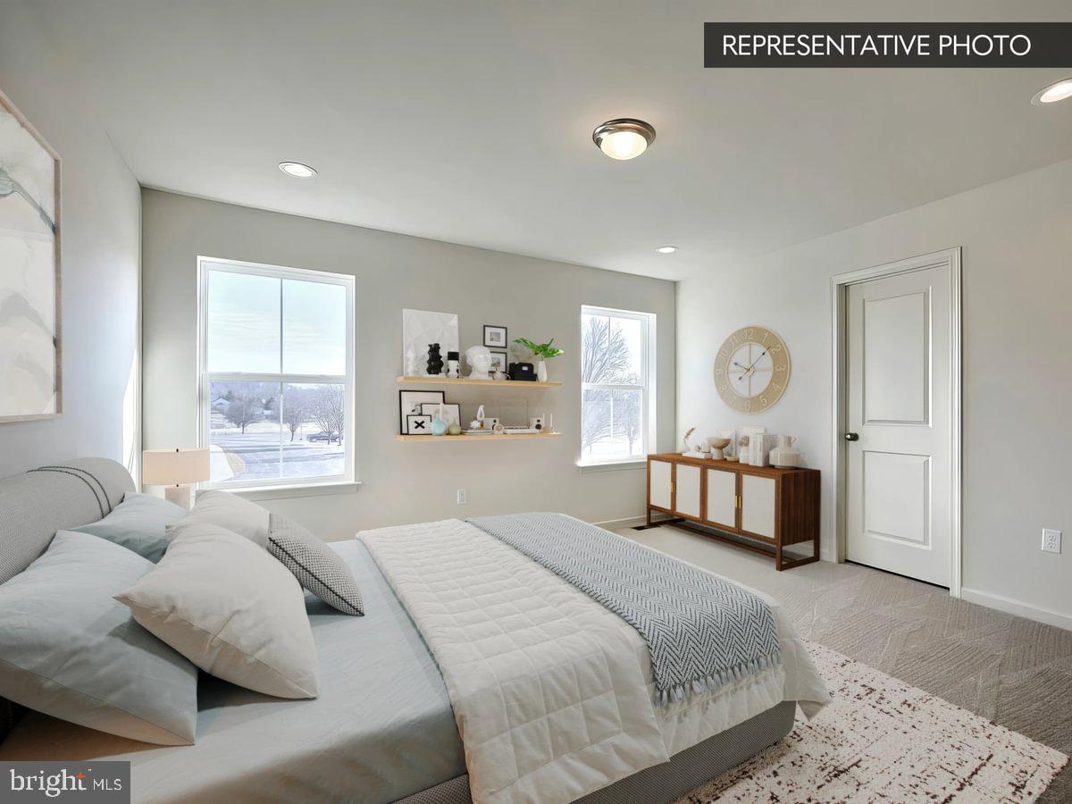 THE SEASONS - Residential