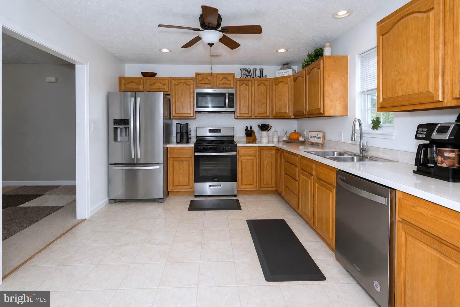 6 ROLLING OAKS ESTATES