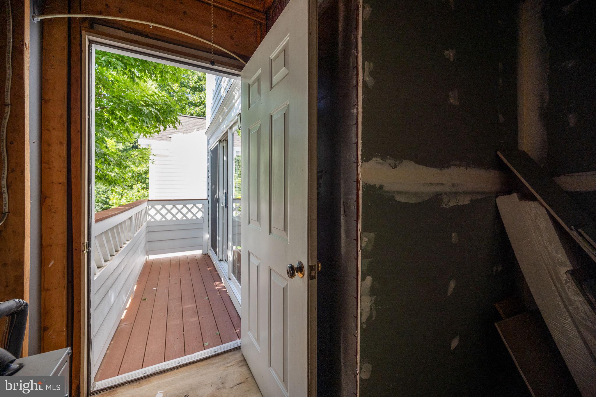 LIFESTYLE AT SULLY STATION - Residential