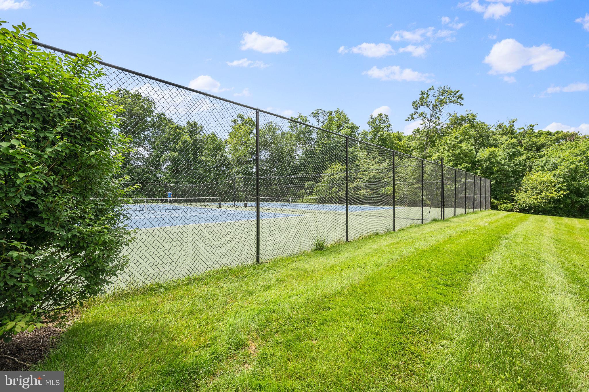 LIFESTYLE AT SULLY STATION - Residential