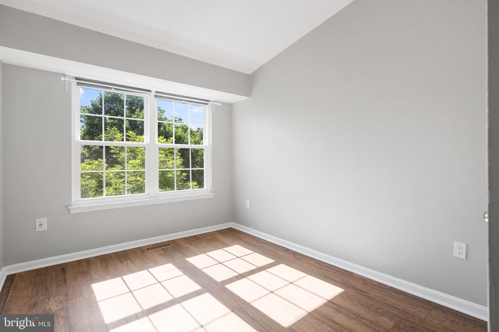 LIFESTYLE AT SULLY STATION - Residential