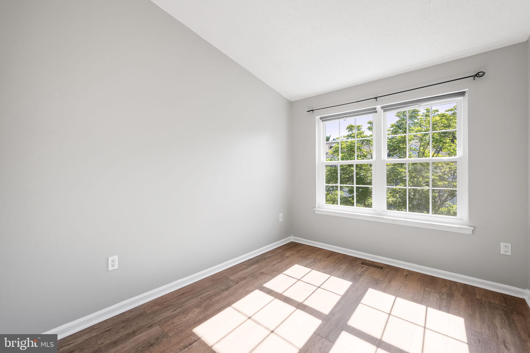 LIFESTYLE AT SULLY STATION - Residential