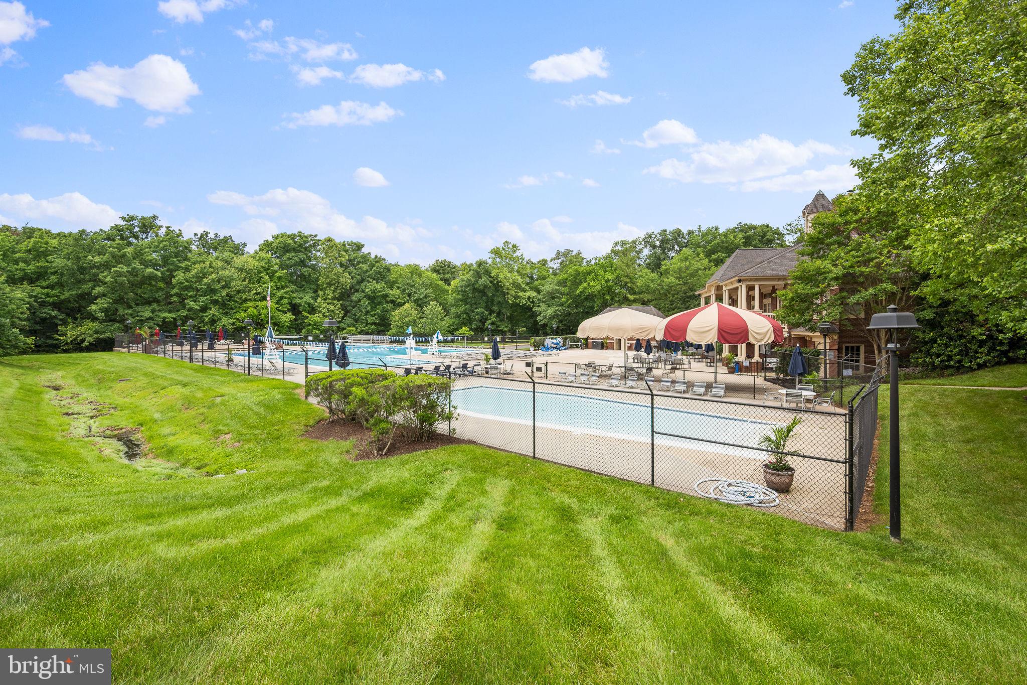 LIFESTYLE AT SULLY STATION - Residential