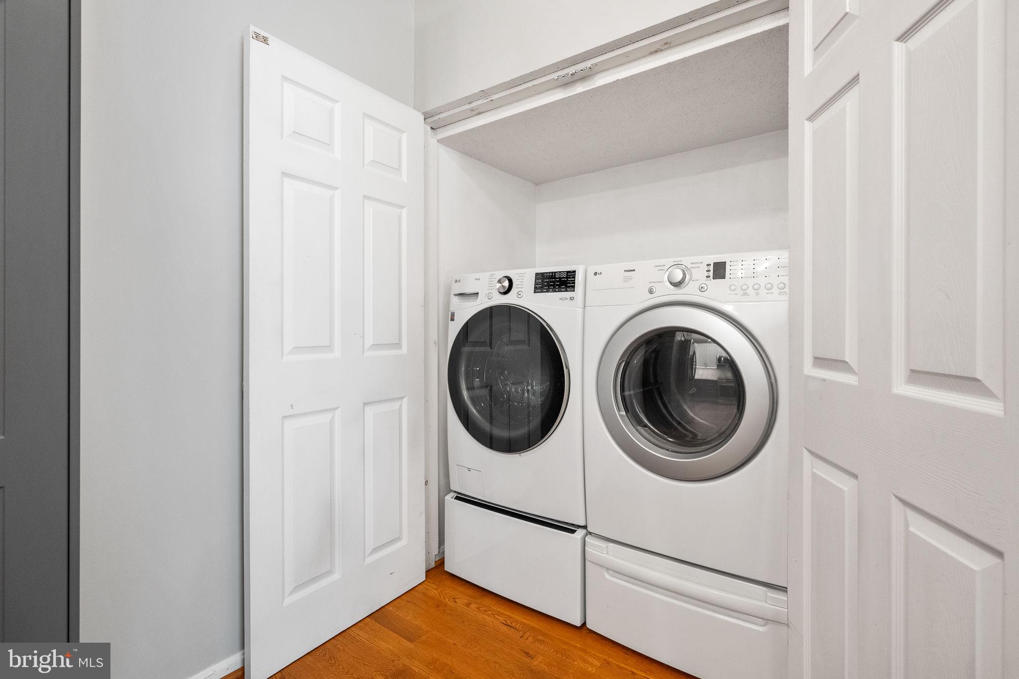 LIFESTYLE AT SULLY STATION - Residential