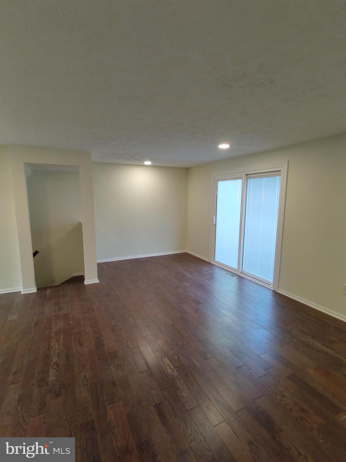 OAK POND - Residential