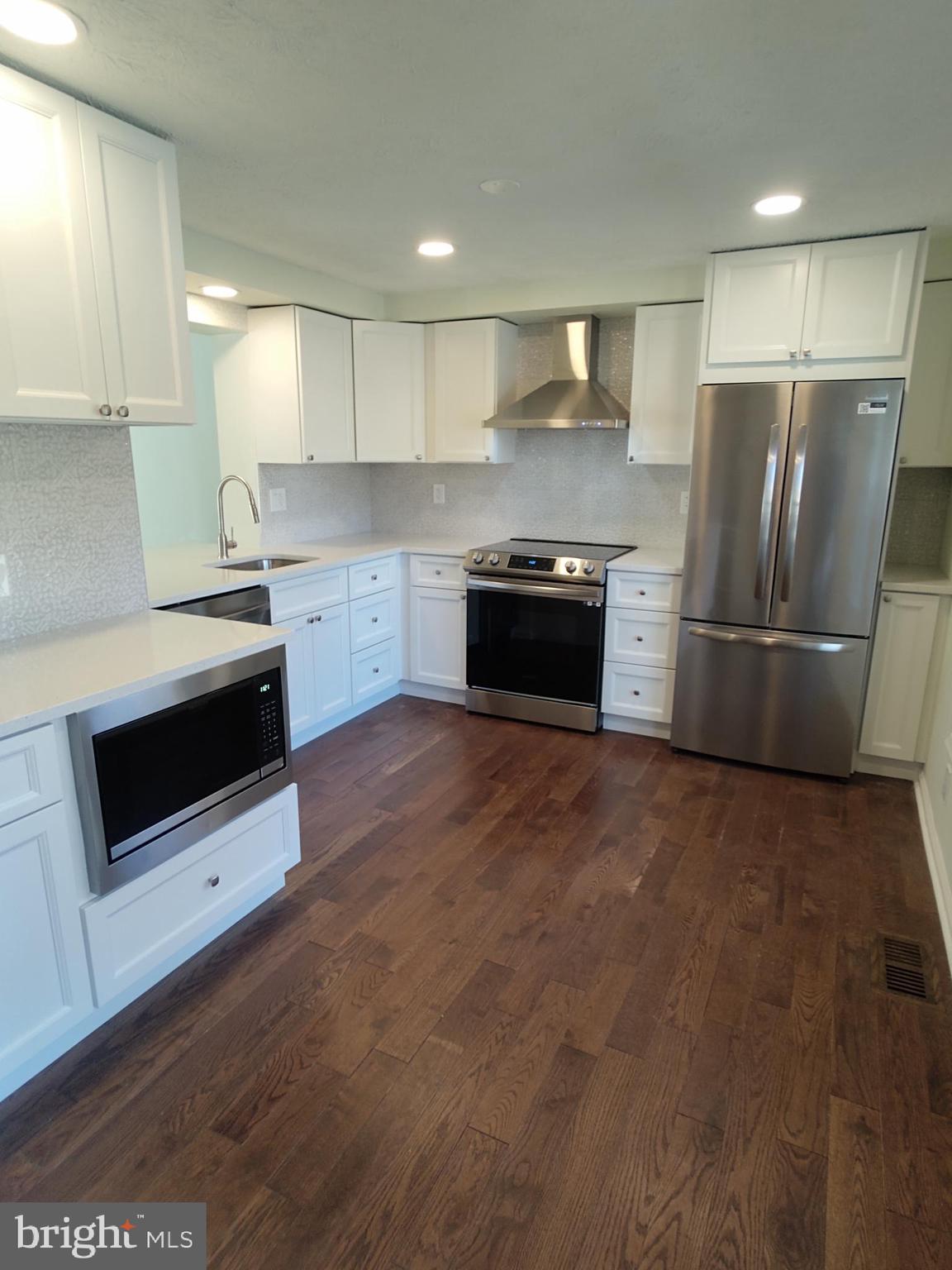 OAK POND - Residential