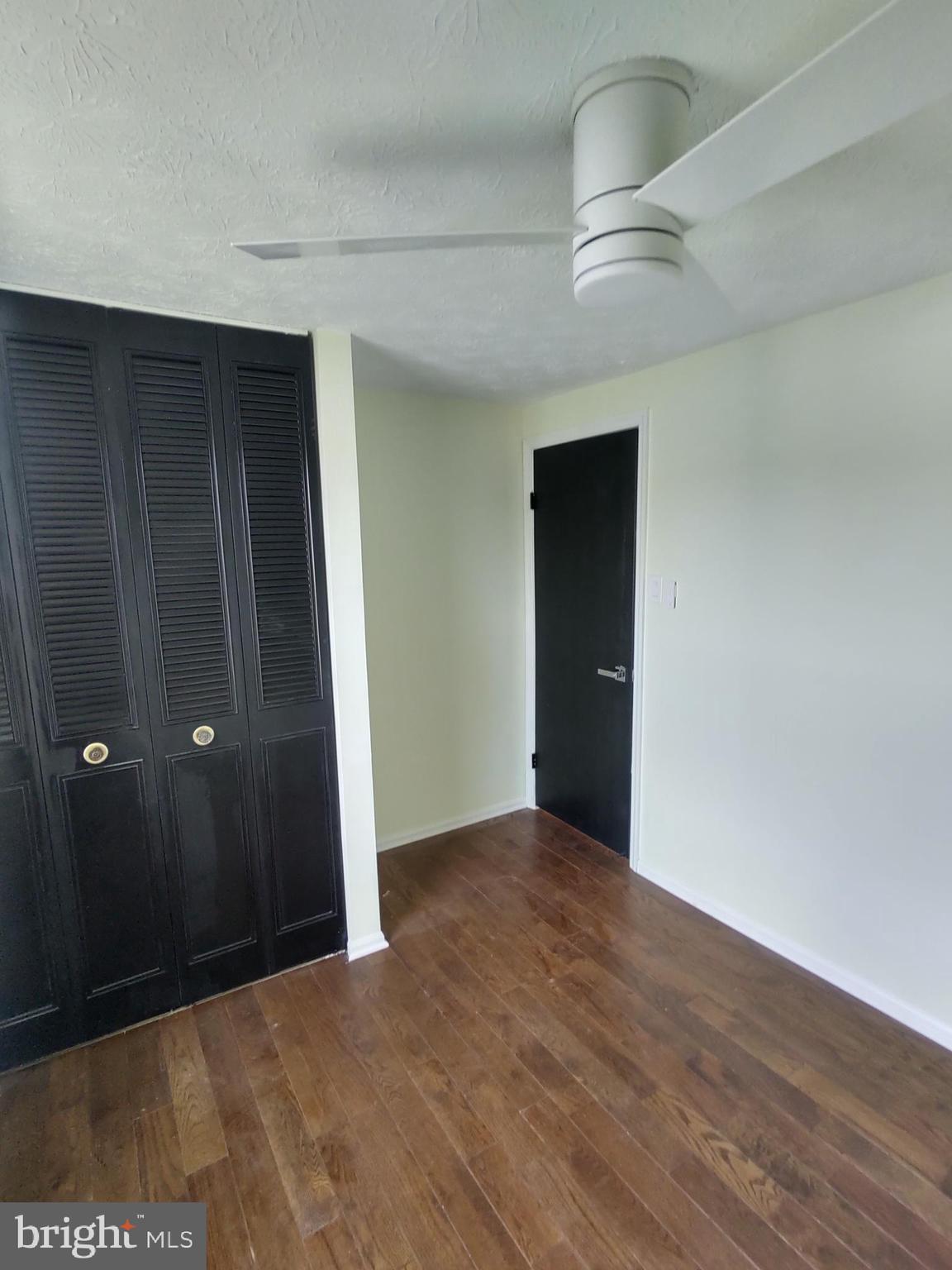 OAK POND - Residential