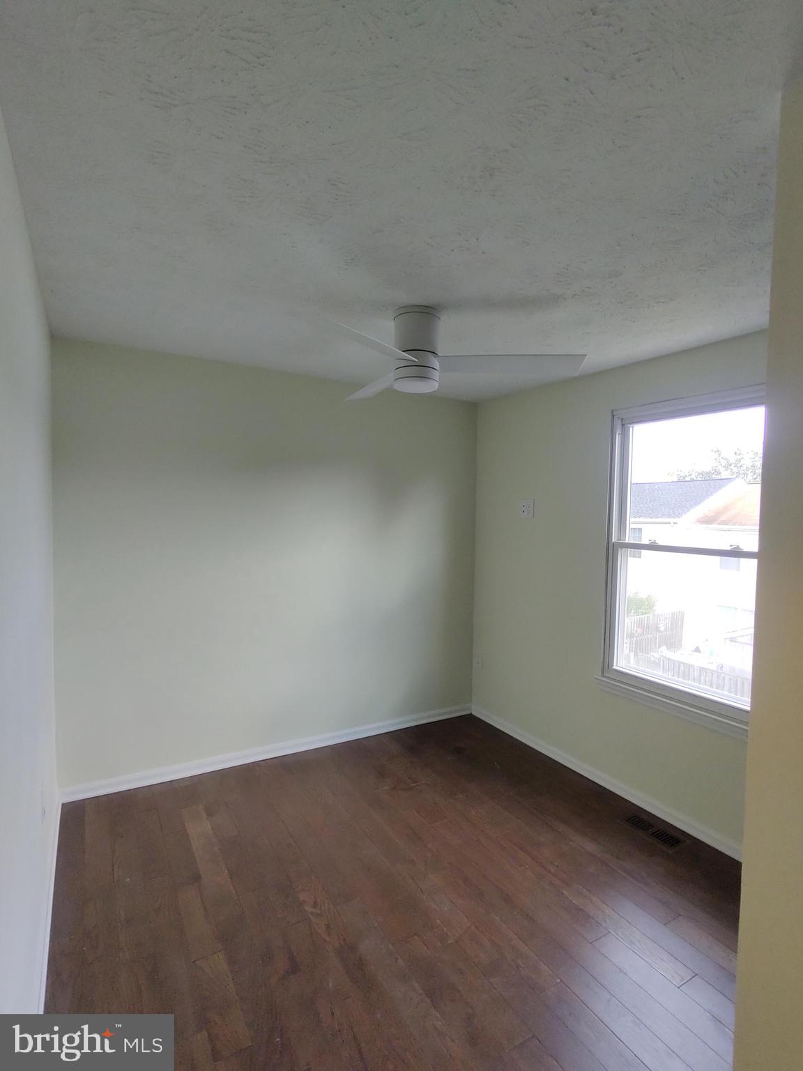 OAK POND - Residential