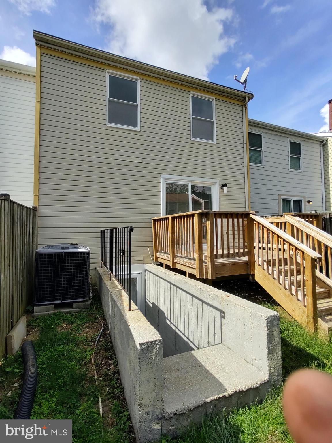 OAK POND - Residential