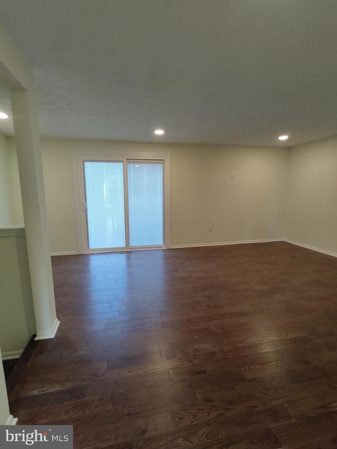 OAK POND - Residential