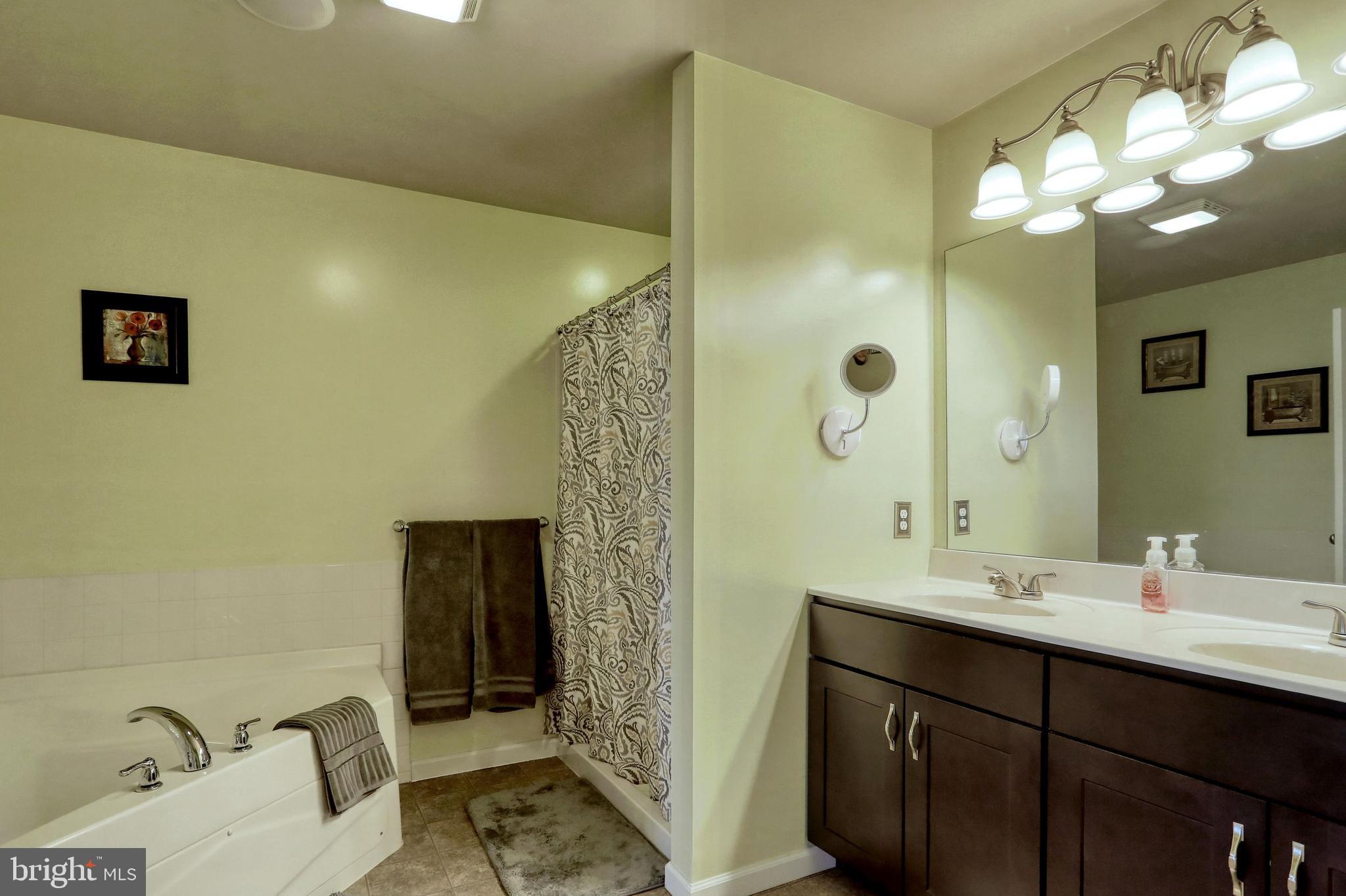 ASHCOMBE FARMS SOUTH - Residential