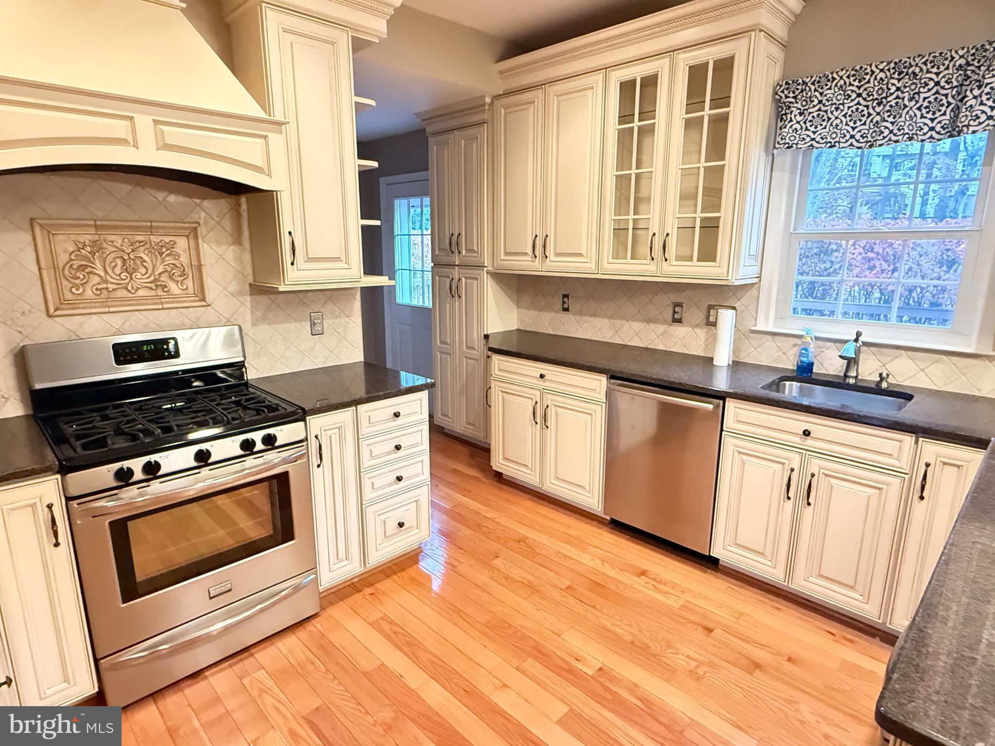 PLEASANT HILL - Residential Lease