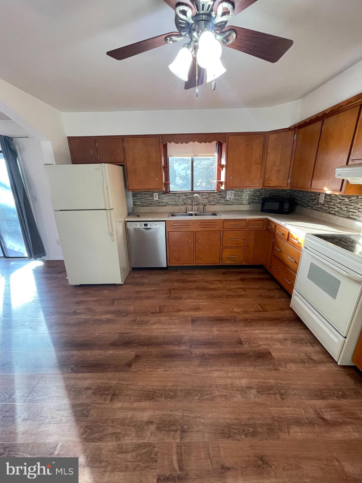 GLENN ACRES - Residential Lease