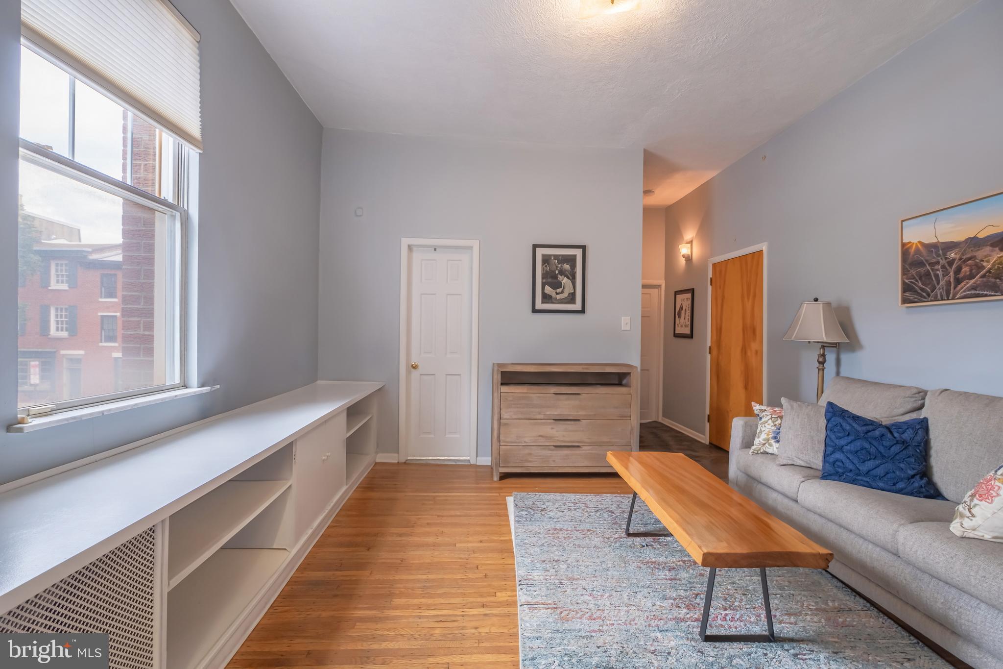 RITTENHOUSE SQUARE - Commercial Sale