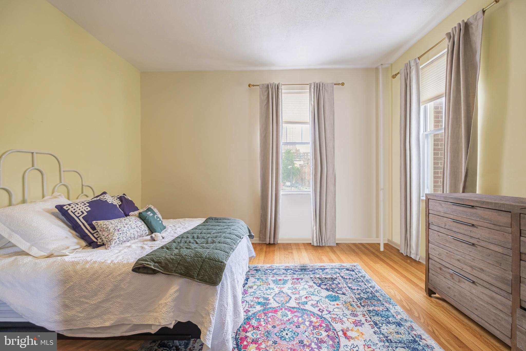 RITTENHOUSE SQUARE - Commercial Sale