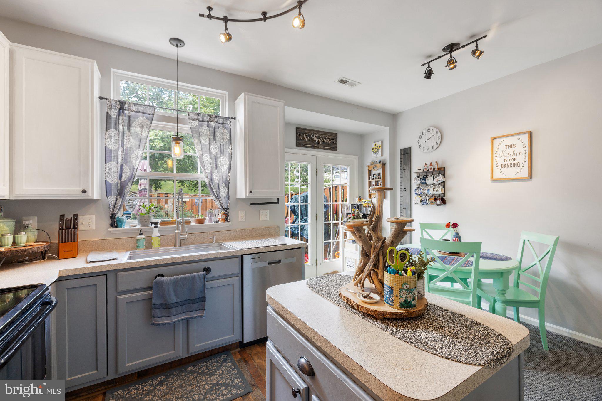 BRAEMAR/HIGHLAND - Residential