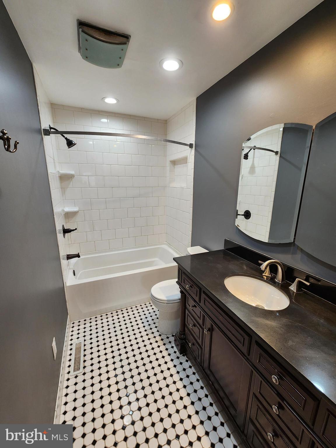 WEST SIDE - Residential