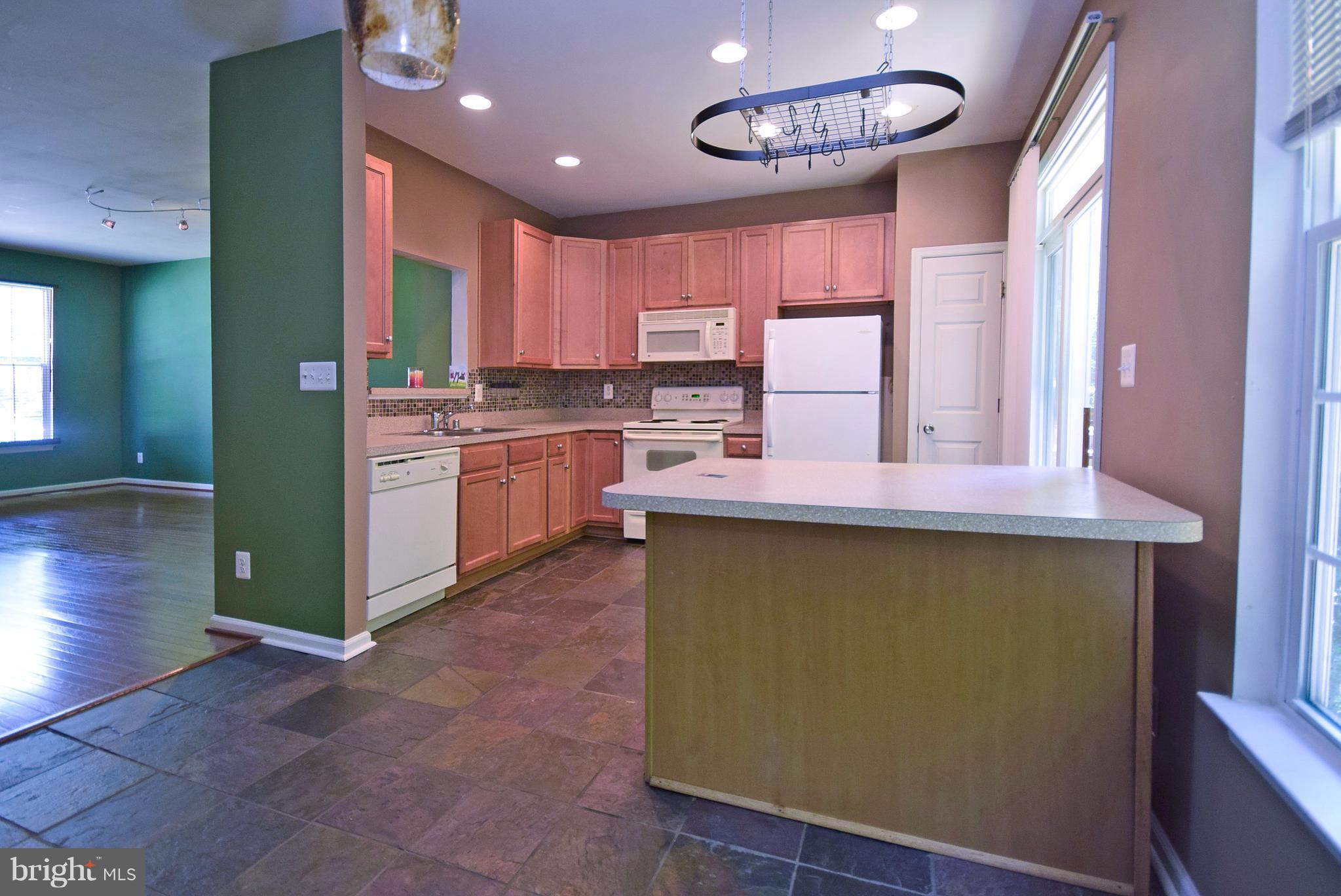 LAFAYETTE VILLAGE - Residential