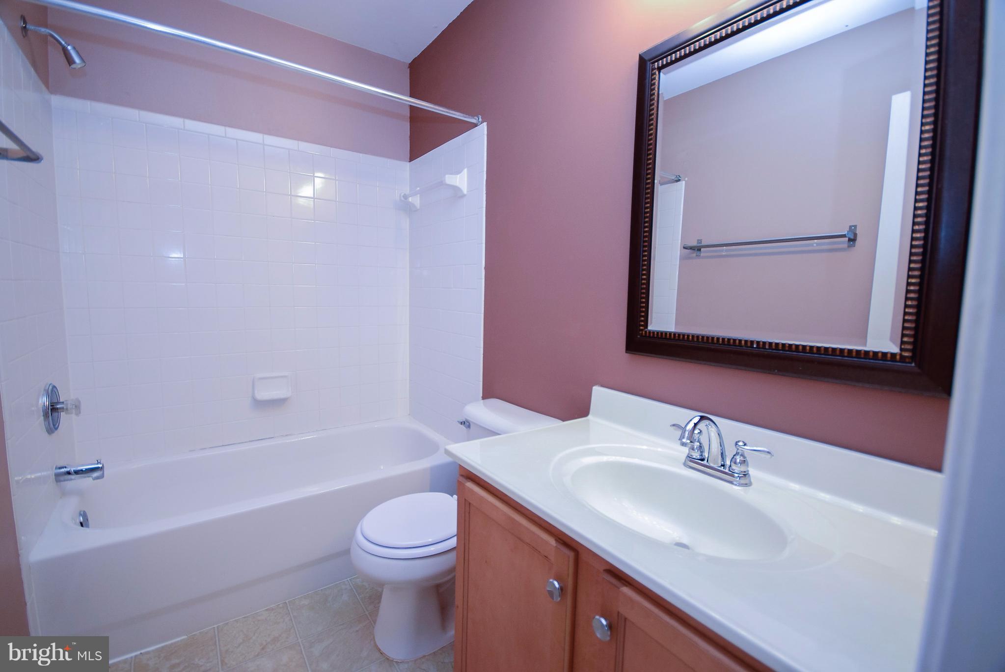 LAFAYETTE VILLAGE - Residential