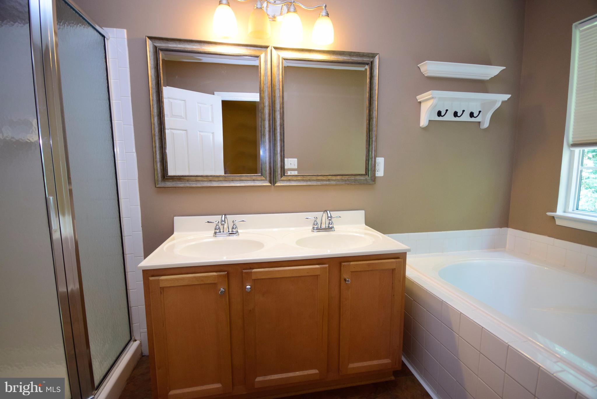 LAFAYETTE VILLAGE - Residential