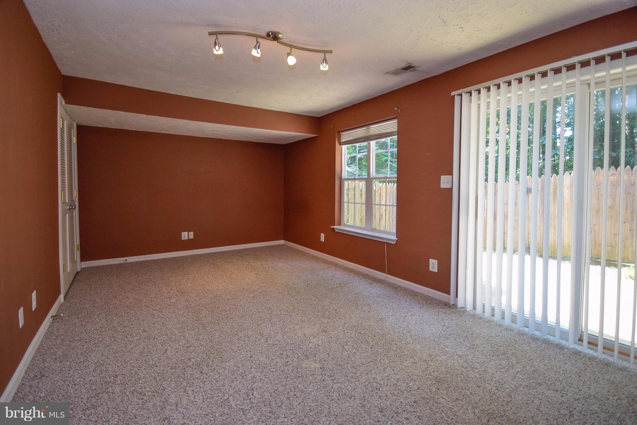 LAFAYETTE VILLAGE - Residential