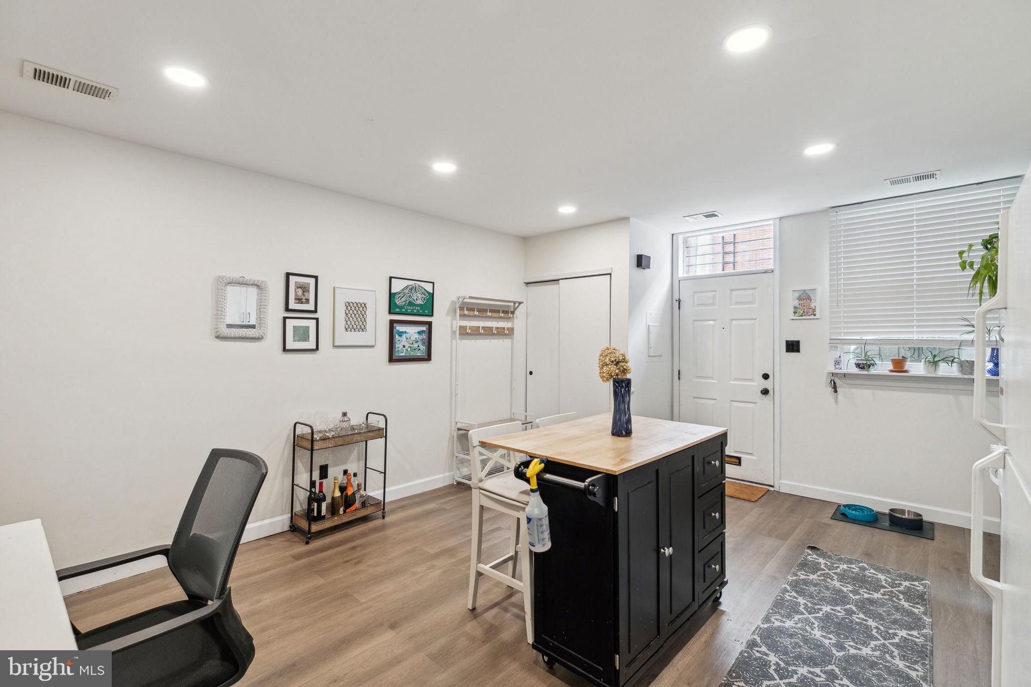 GRADUATE HOSPITAL - Residential Lease