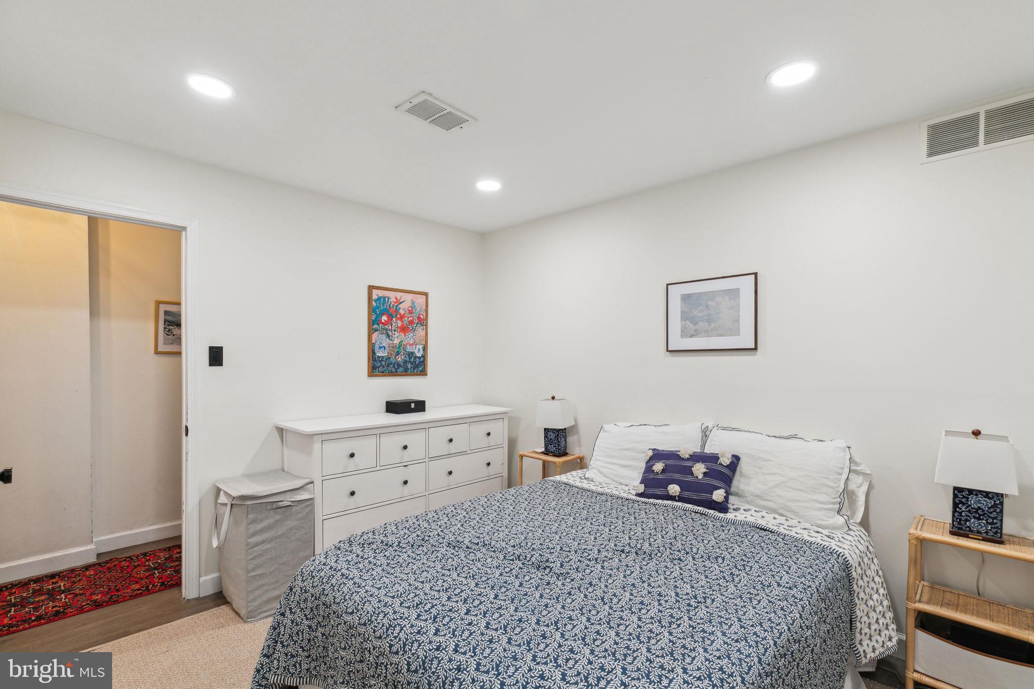 GRADUATE HOSPITAL - Residential Lease