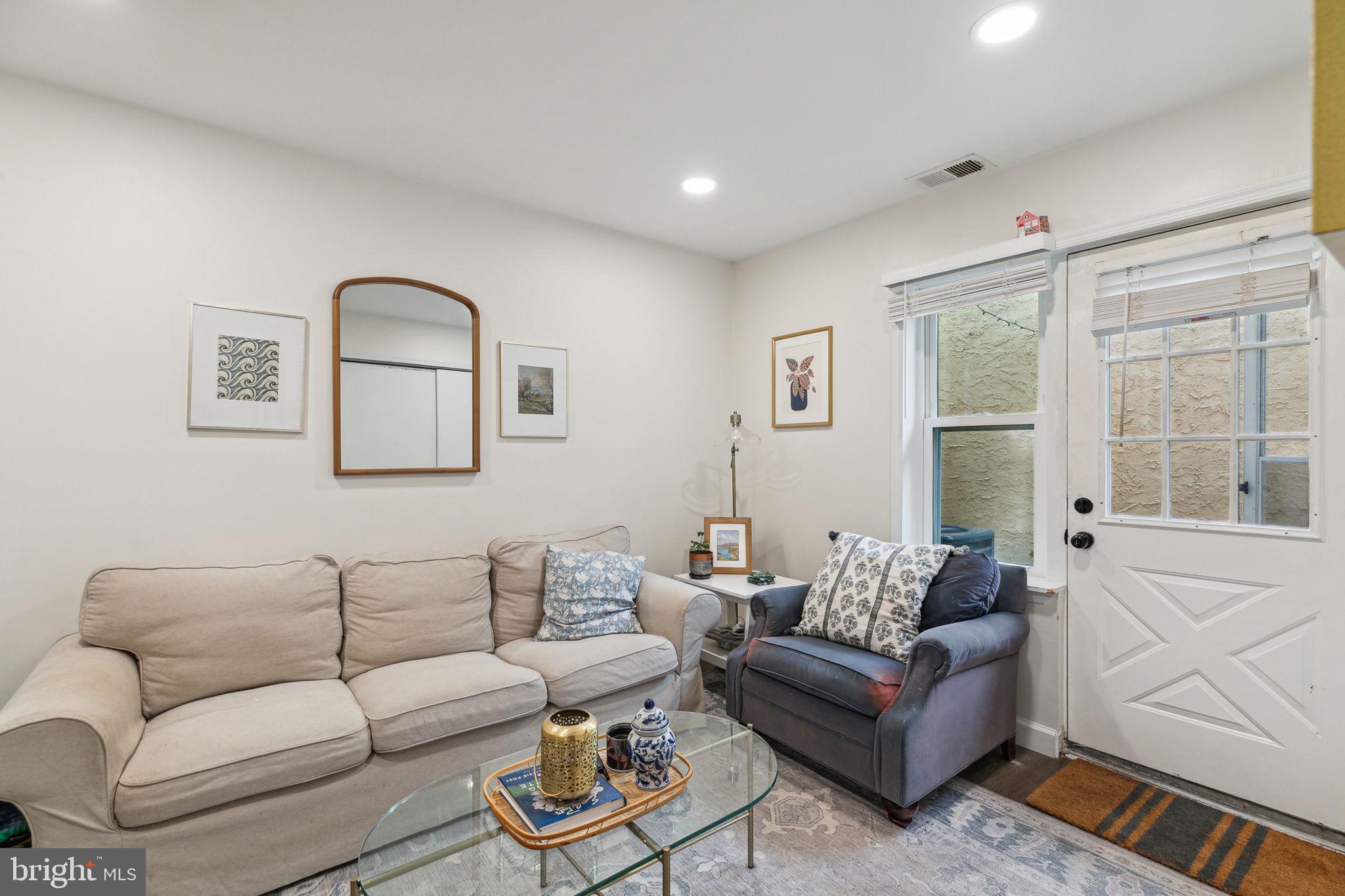 GRADUATE HOSPITAL - Residential Lease