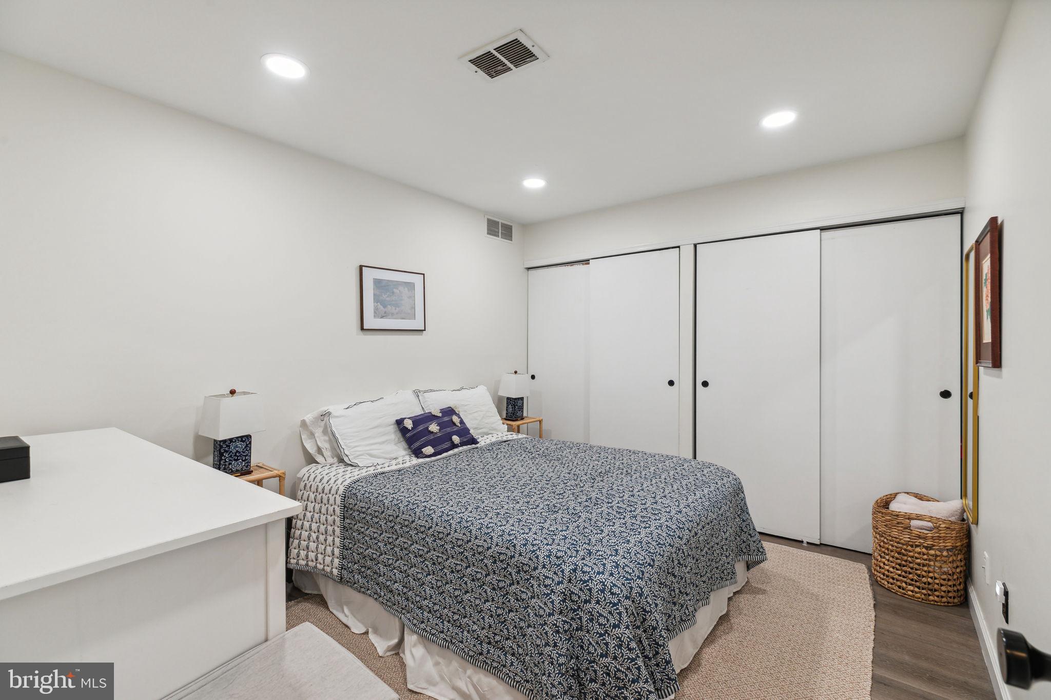 GRADUATE HOSPITAL - Residential Lease