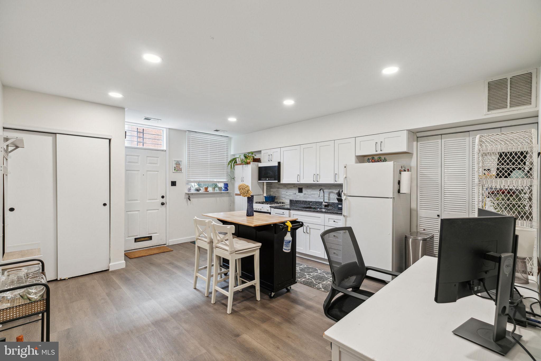 GRADUATE HOSPITAL - Residential Lease