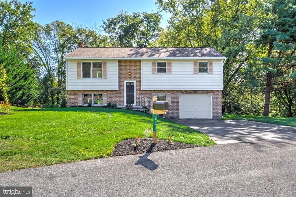 Photo of 230 Hickory Drive, LITITZ, PA 17543 (MLS # PALA2077330)