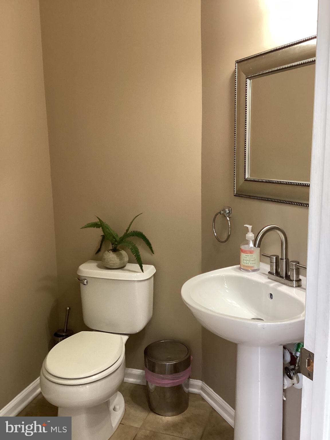 PERRY HALL FARMS - Residential Lease