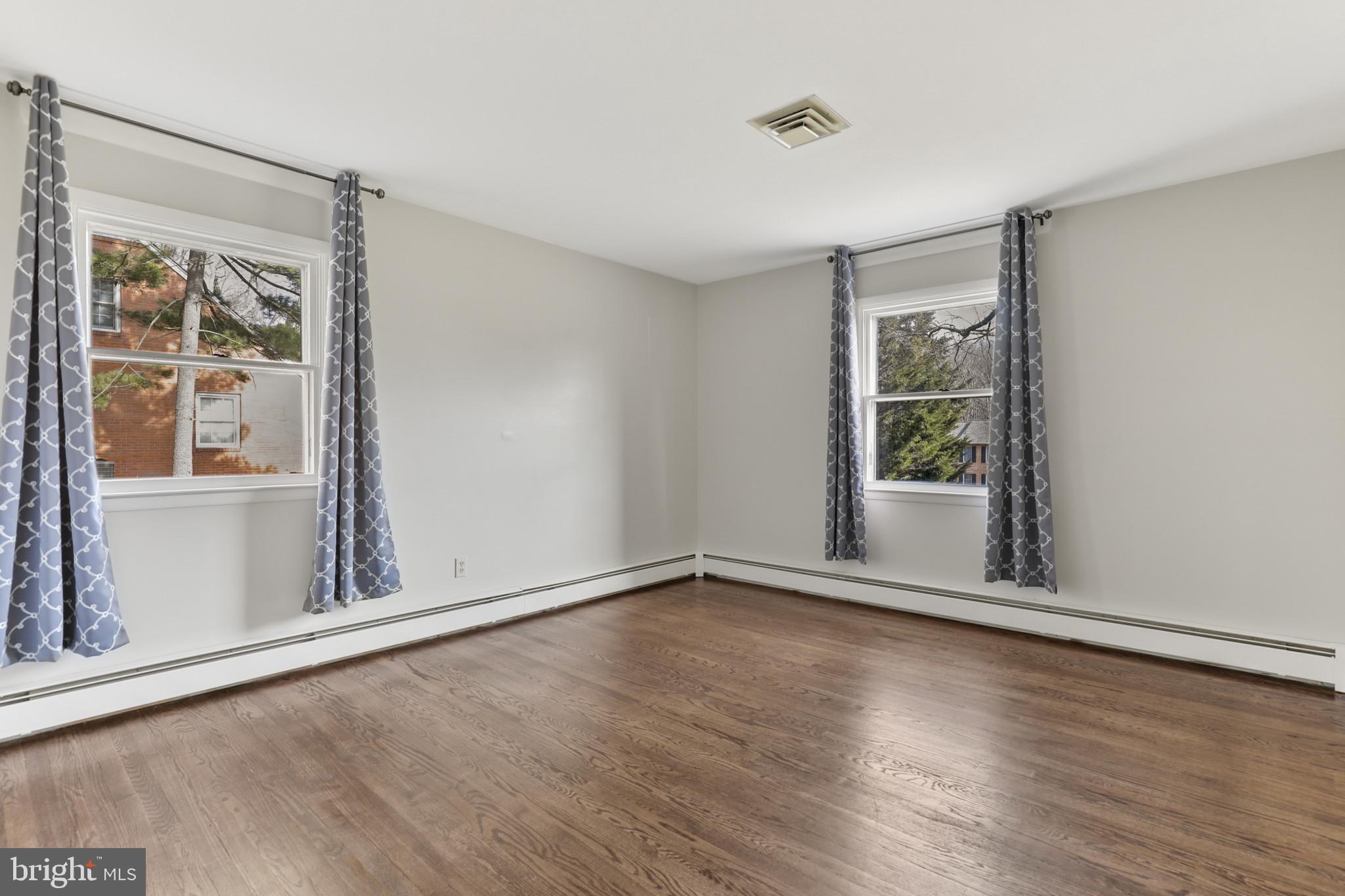 THE OAKS - Residential