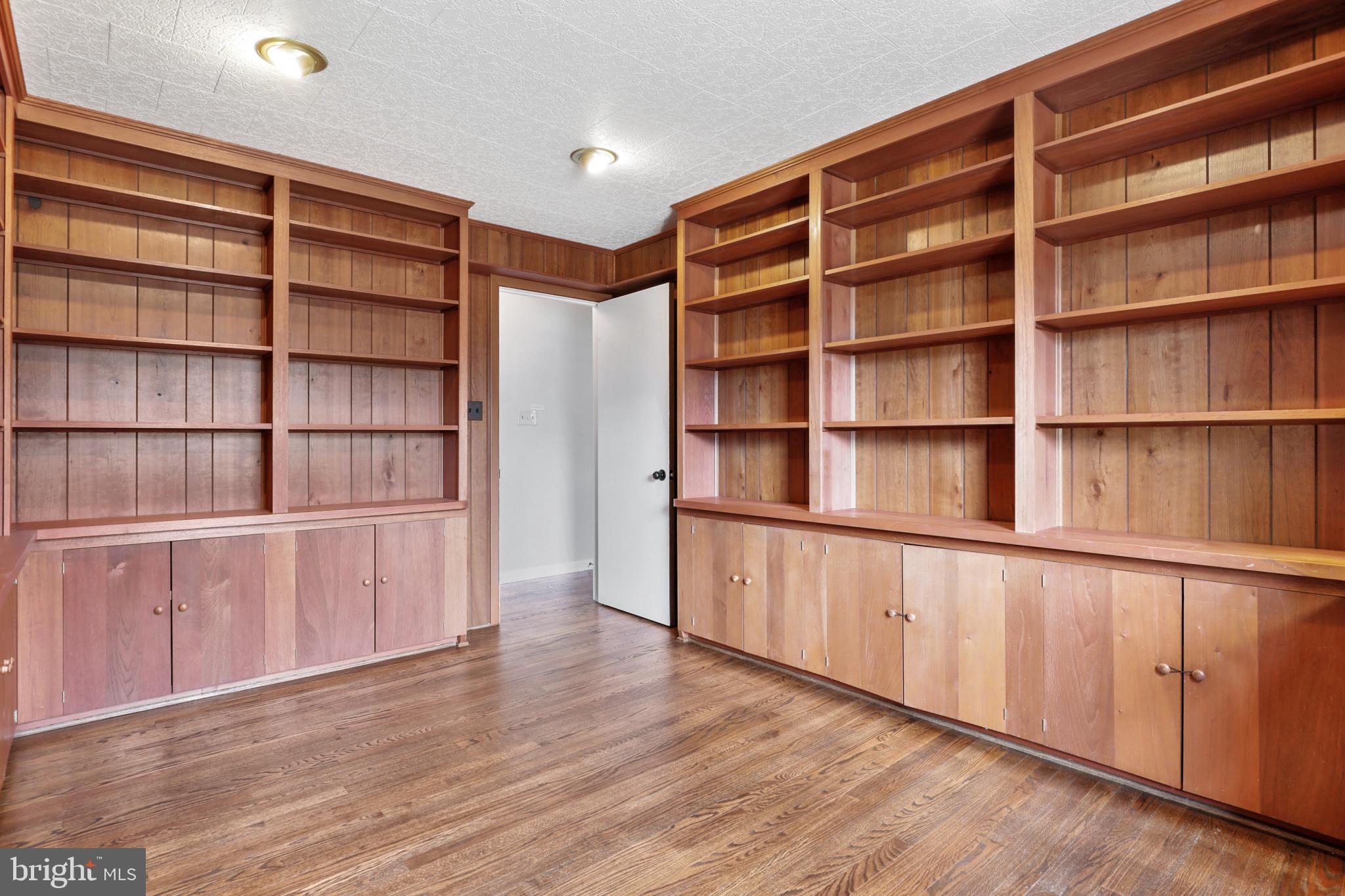 THE OAKS - Residential