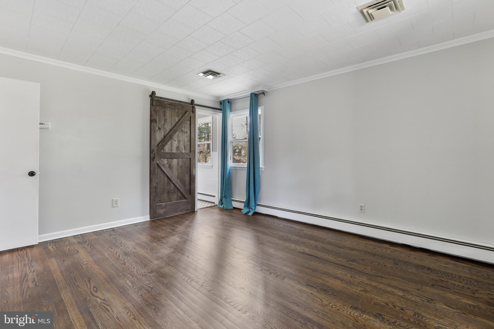 THE OAKS - Residential