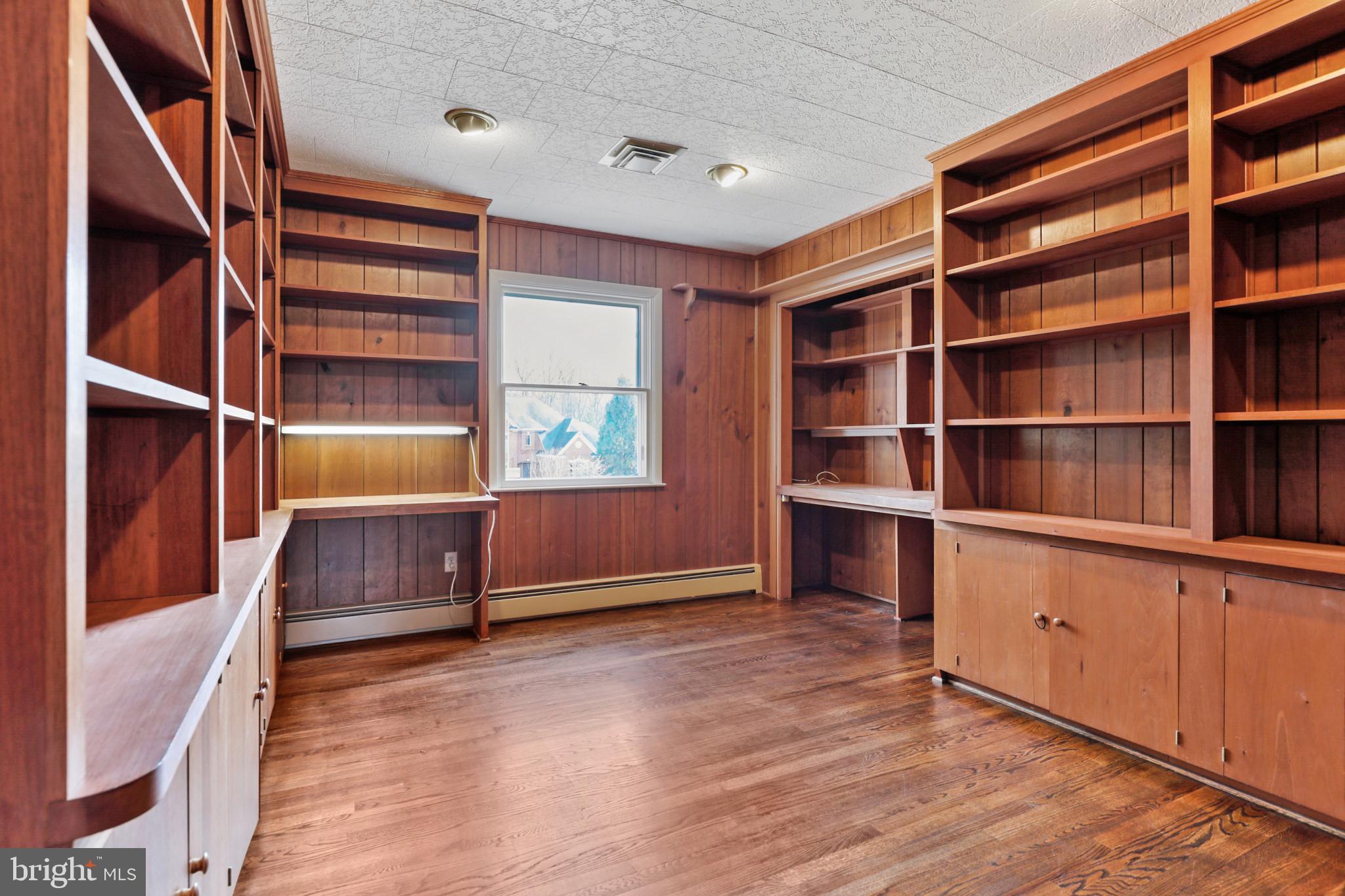 THE OAKS - Residential